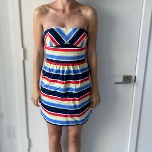 Gently worn Vineyard Vines strapless dress.